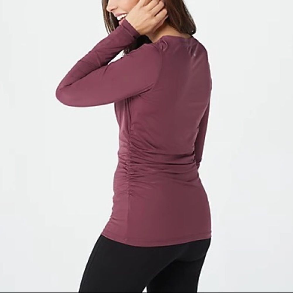 zuda Z-Sol Ruching Detail Knit Top - Picture 2 of 10